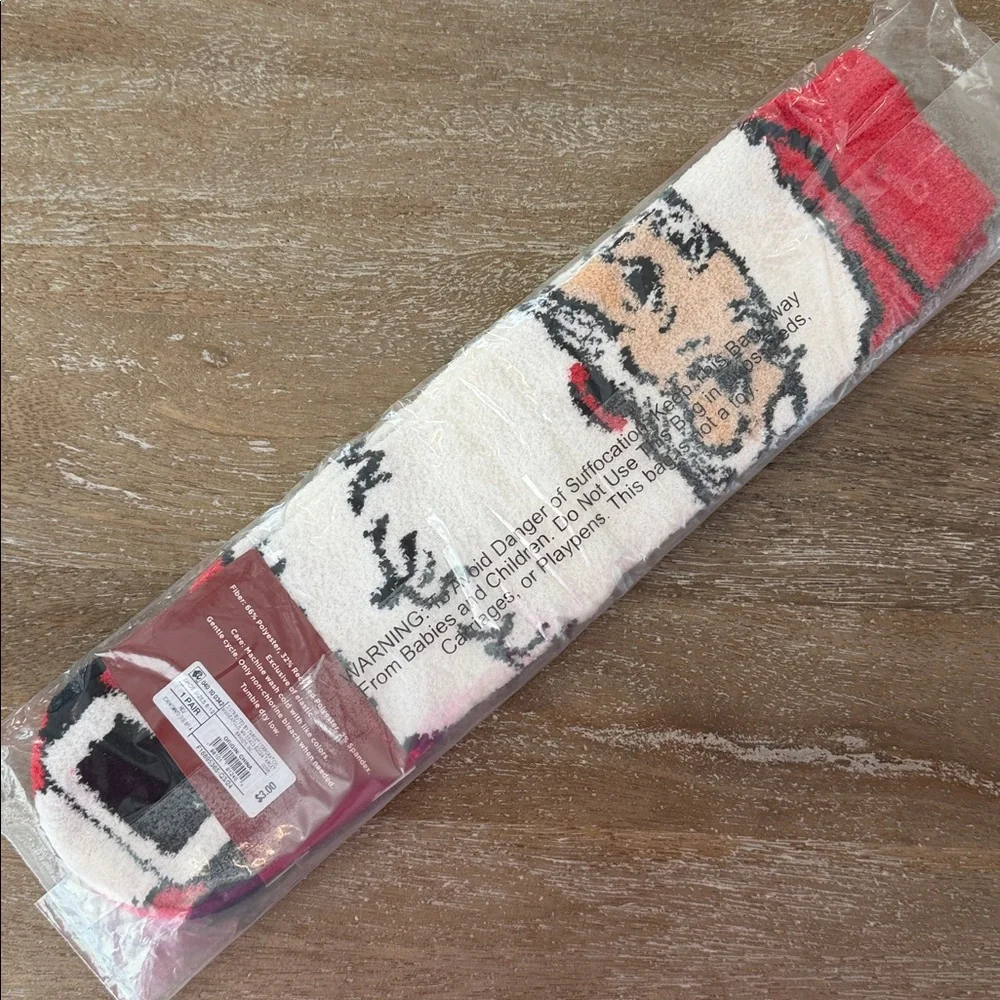 Wondershop Santa Super Soft Crew Socks